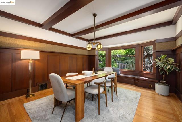 971 Santa Barbara Rd, Berkeley CA: https://media.crmls.org/mediaz/81611127-d35f-481b-b57d-a6ef154fe327.jpg