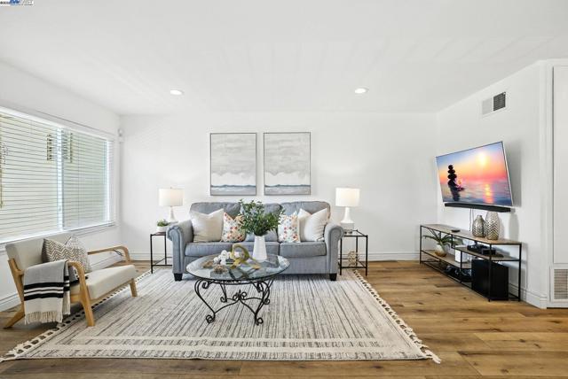 2102 Galveston Ave, San Jose CA: https://media.crmls.org/mediaz/8161499a-0756-408c-a58a-5dce2906261e.jpg