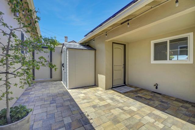 500 South Road, Belmont CA: https://media.crmls.org/mediaz/81615ba7-a911-485b-b13d-13f44126f281.jpg
