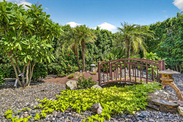 39492 Camino Piscina, Indio CA: https://media.crmls.org/mediaz/8161a96e-3c9c-467e-a208-70f70d1b11ff.jpg