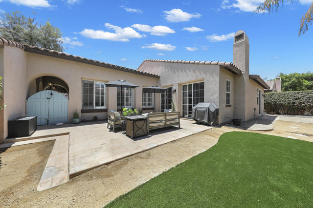 47875 Silverberry Street, La Quinta CA: https://media.crmls.org/mediaz/81623e56-e4e6-4c76-ab1c-d1007d01af0c.jpg