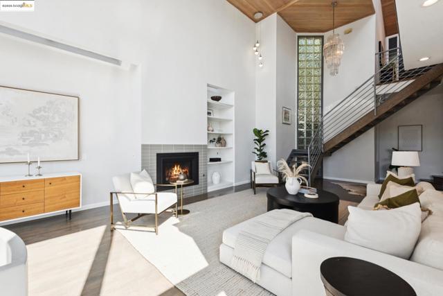 2861 Chelsea Drive, Oakland CA: https://media.crmls.org/mediaz/81625594-b79f-4013-8dc6-091a58593a53.jpg