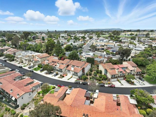6974 Camino Pacheco, San Diego CA: https://media.crmls.org/mediaz/81625902-349d-41ef-b57f-1d1df1eb64f7.jpg