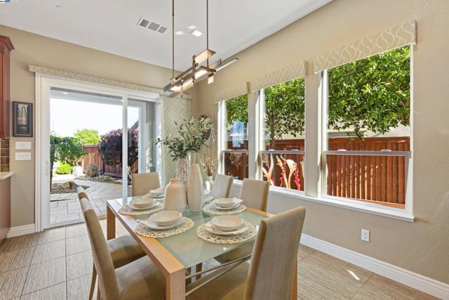 1835 Riesling Cir, Brentwood CA: https://media.crmls.org/mediaz/816269a9-799c-42f7-9b91-1de69523dcd0.jpg