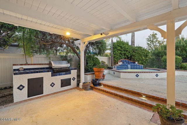 6690 Oak Springs Drive, Oak Park CA: https://media.crmls.org/mediaz/8162d718-283c-4c7f-81c1-0205d1d9fc72.jpg