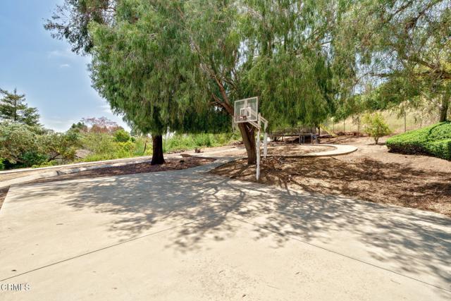 2048 Sierra Mesa Drive, Camarillo CA: https://media.crmls.org/mediaz/81630f66-a4cc-4c53-875a-b7132d945654.jpg