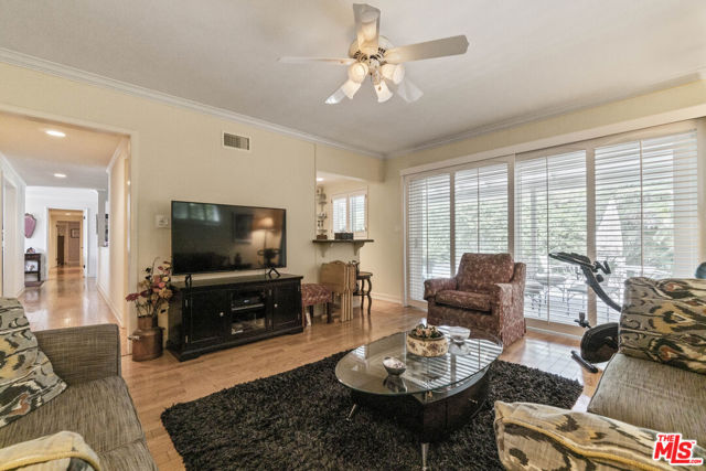 10226 Topeka Drive photo 8