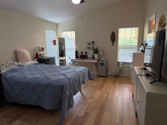 710 Spindrift, San Jose CA: https://media.crmls.org/mediaz/81644470-fa9a-4638-a378-ebdf63e57244.jpg