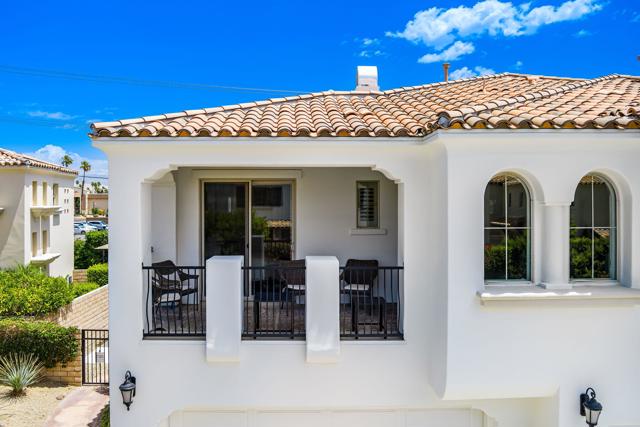 374 Terra Vita, Palm Springs CA: https://media.crmls.org/mediaz/81645604-4125-4c64-8436-7788728d981d.jpg