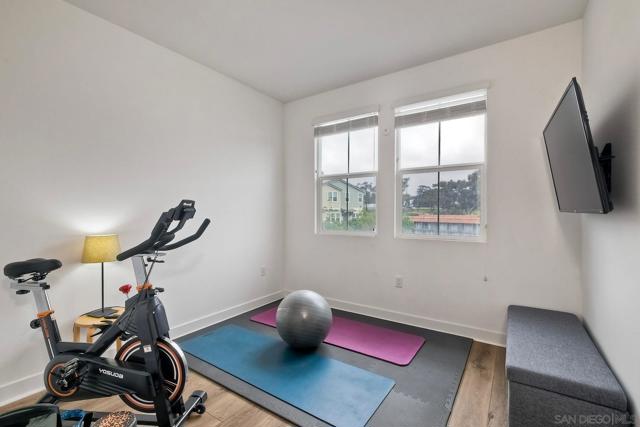 1103 Makena Way, Oceanside CA: https://media.crmls.org/mediaz/8164e1ec-6bab-49d7-b9a8-230beac336ee.jpg