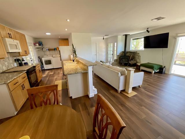 38281 Western Hills Drive, Anza CA: https://media.crmls.org/mediaz/81650228-7bdf-44fa-829a-6ff81ffec5b6.jpg