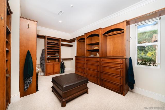 4703 Briana Ct, Fallbrook CA: https://media.crmls.org/mediaz/81655b01-12be-4e99-a416-25399d4a9375.jpg