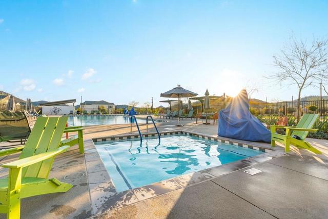 347 Sweet Pl, Fallbrook CA: https://media.crmls.org/mediaz/81657dd1-03ad-4547-bddf-fad6f3e2eb7e.jpg