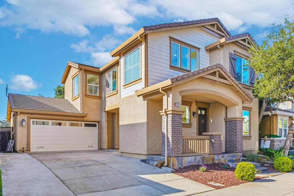 1421 Rosemary Street