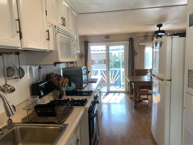 Detail Gallery Image 7 of 42 For 501 Anita Street Spc 50, Chula Vista,  CA 91911 - 2 Beds | 1 Baths