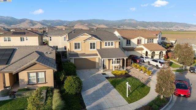 1109 Marsala Cir, Salinas CA: https://media.crmls.org/mediaz/81674cb7-34f6-4b79-b683-8ea0108d3e3a.jpg