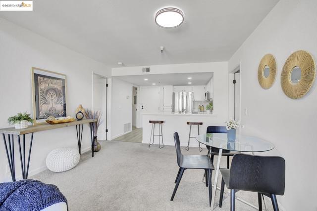 Image 17 of 45 For 545 Pierce St  2410