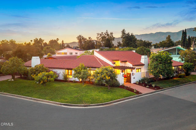 1533 Rancho Avenue, Glendale CA: https://media.crmls.org/mediaz/8167ed16-4f44-4b76-8459-87ff8cfec83e.jpg