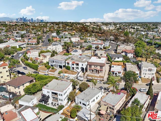 2353 Lucerne Avenue, Los Angeles CA: https://media.crmls.org/mediaz/81698df1-8356-43ca-abc2-9665afbc563d.jpg
