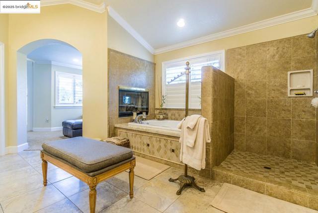 2438 Pinehurst Ct, Discovery Bay CA: https://media.crmls.org/mediaz/8169ad28-8510-43ae-9ef2-cbc6999d4d45.jpg