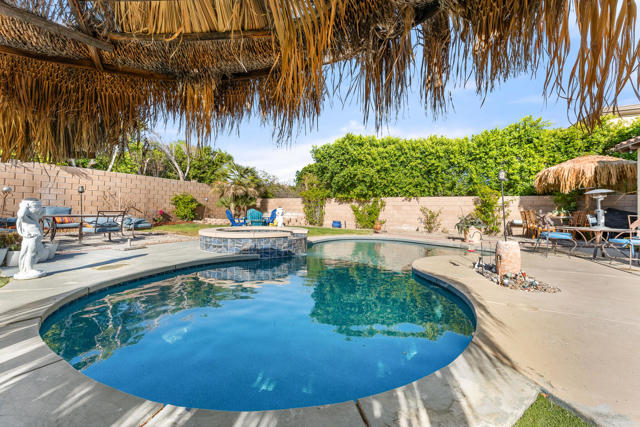80580 Apple Court, Indio CA: https://media.crmls.org/mediaz/816a3d8c-8576-41bc-b414-294a453405c7.jpg