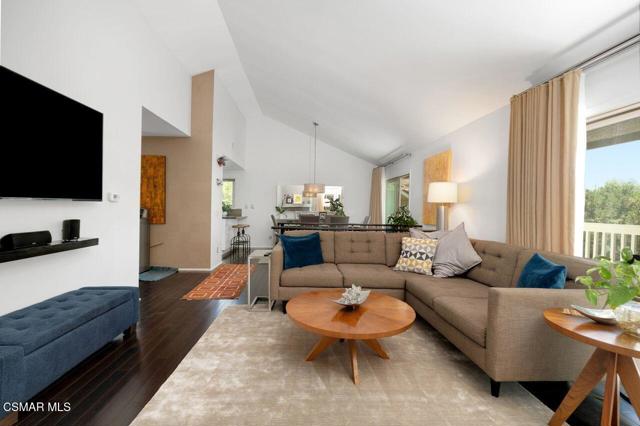 202 Estrellita Lane, Oak Park CA: https://media.crmls.org/mediaz/816a6895-c015-433f-ab29-3634290cc191.jpg
