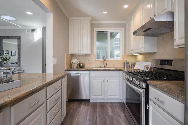 2665 Carolina Avenue, Redwood City CA: https://media.crmls.org/mediaz/816ab524-a97f-459d-a548-156d45f622b1.jpg