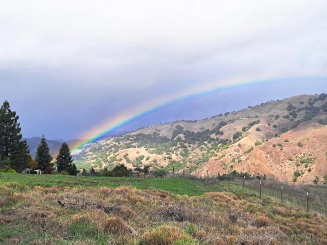 16280 Oak Canyon Drive, Morgan Hill CA: https://media.crmls.org/mediaz/816b624e-027a-43b5-ad09-166906a7f85e.jpg