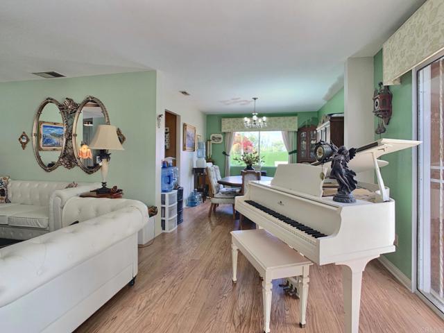 Image 20 of 61 For 2633 Windmill View Dr