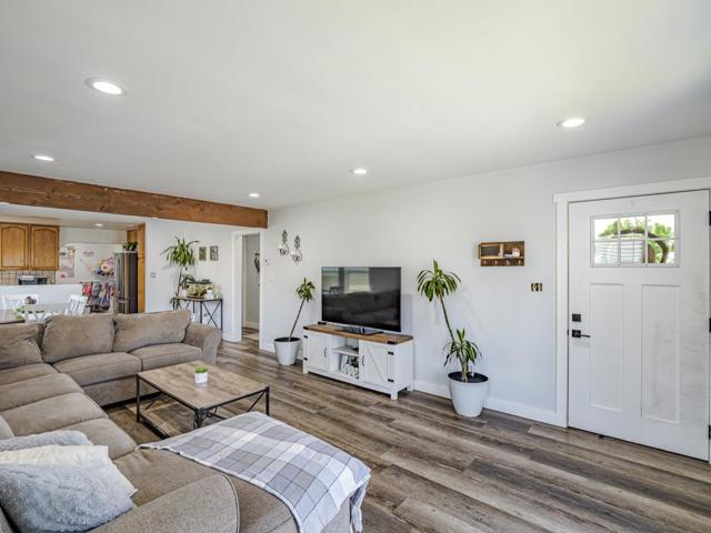 27 Burchell Avenue, Freedom CA: https://media.crmls.org/mediaz/816b8358-2920-4758-b27f-e64da16b33c6.jpg