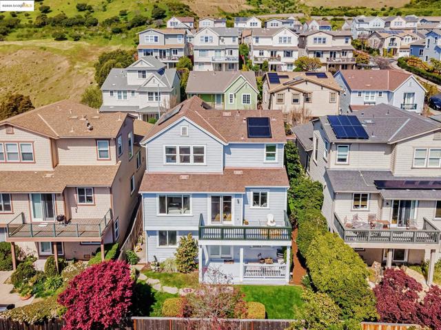104 Seacliff Court, Richmond CA: https://media.crmls.org/mediaz/816bdf7f-87ff-4b86-8362-94e83e94e0c2.jpg