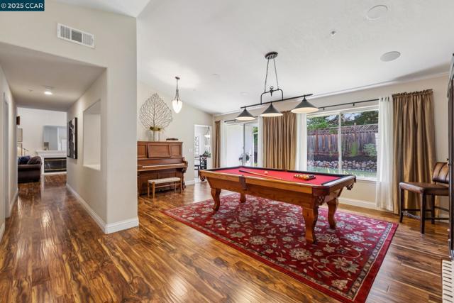 2232 Normandy Cir, Livermore CA: https://media.crmls.org/mediaz/816c271a-9d03-43dd-9782-7373f464e25f.jpg