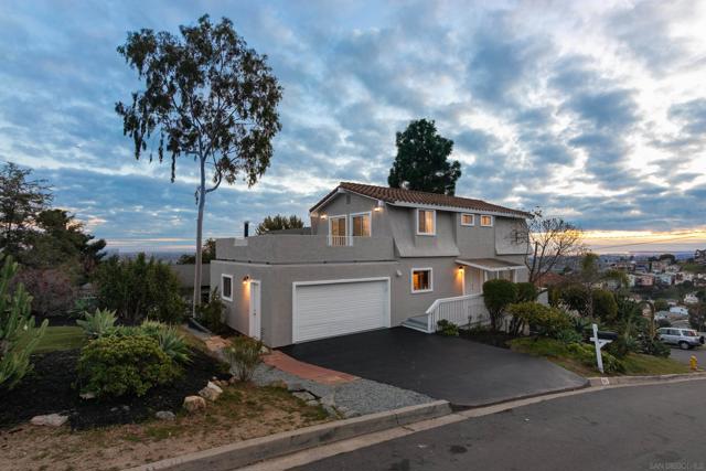 9811 Eucalyptus St, Spring Valley CA: https://media.crmls.org/mediaz/816c8d54-a79e-401d-b278-1c7eafa33690.jpg
