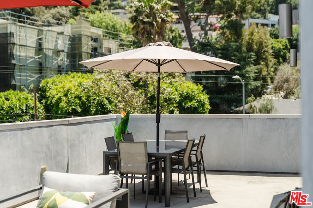 1931 Griffith Park Boulevard, Los Angeles CA: https://media.crmls.org/mediaz/816ca7b8-f775-4450-8561-11c8036e5150.jpg