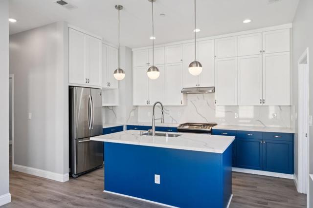 30003006 26th Street, San Francisco CA: https://media.crmls.org/mediaz/816ce416-8015-40e7-acfa-ac1d23dfe195.jpg