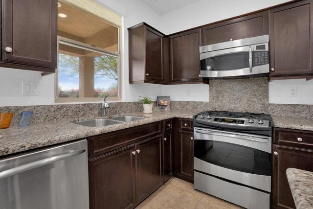 39910 Corte De Moda, Indio CA: https://media.crmls.org/mediaz/816ddd58-a032-486f-9c57-9f87324a67e5.jpg