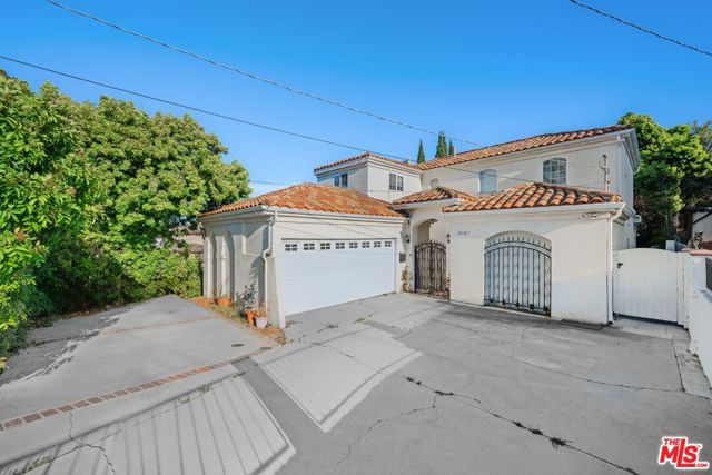 1916 Robinson Street, Redondo Beach, California 90278, 5 Bedrooms Bedrooms, ,3 BathroomsBathrooms,Single Family Residence,For Sale,Robinson,24426175