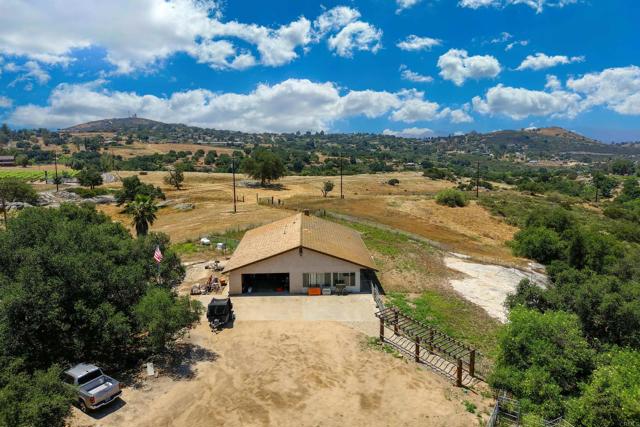 1250 E Old Julian Highway, Ramona CA: https://media.crmls.org/mediaz/816f350a-b9f1-4c7a-8ddd-5cabcad5602b.jpg