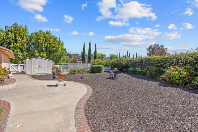 12490 Ridge Drive, Santa Rosa CA: https://media.crmls.org/mediaz/816f9790-c6dc-46b6-8fef-702cf599e79b.jpg