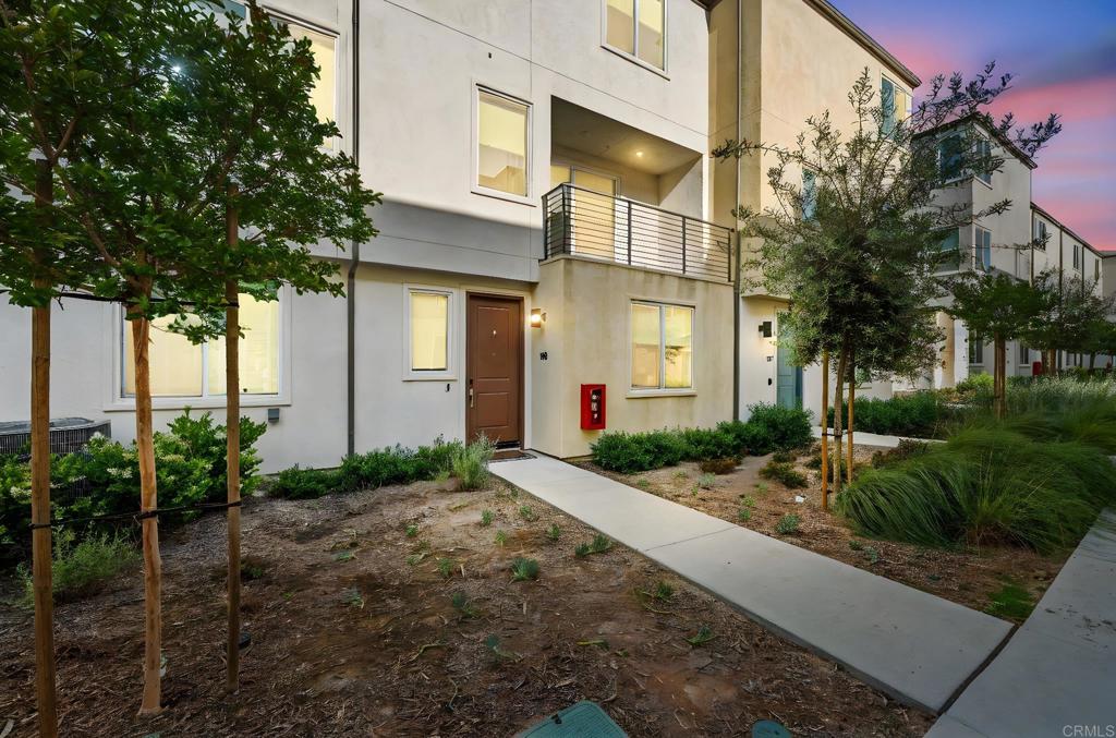 5485 Seacliff Place #106