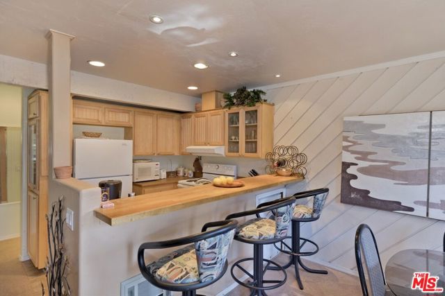 1629 Majestic Pines Drive, Mammoth Lakes CA: https://media.crmls.org/mediaz/816fc059-ef9c-4127-b287-36cda454c40d.jpg