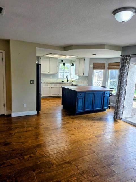 2212 Thurton Drive, Roseville CA: https://media.crmls.org/mediaz/816fe7f4-6fb8-499c-9f60-e21c7f6bb4f5.jpg