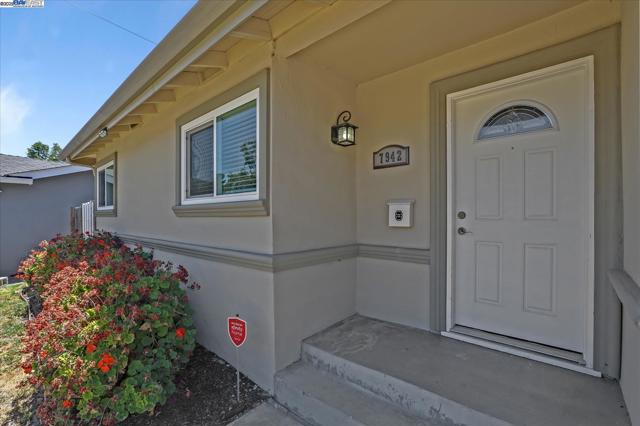 7942 Vomac Rd, Dublin CA: https://media.crmls.org/mediaz/81706c94-a95e-4011-a9fb-8e92349911df.jpg