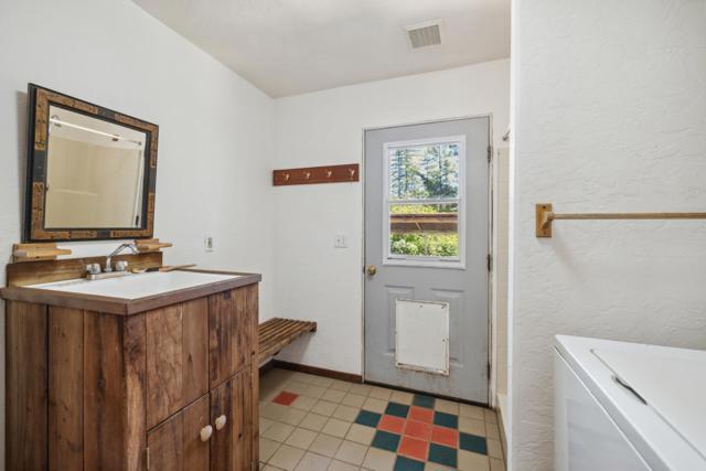 1495 Dons Road, Boulder Creek CA: https://media.crmls.org/mediaz/8170daa4-5546-4db6-9ba7-c86c383990e5.jpg