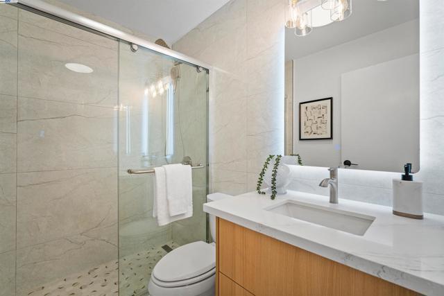 824 14th Ave, Menlo Park CA: https://media.crmls.org/mediaz/81712c4c-3923-460c-bade-c90a8b87357a.jpg