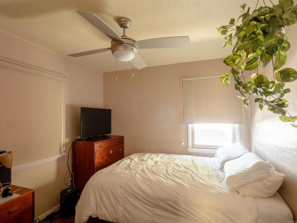 4411 Mcclintock - photo 12