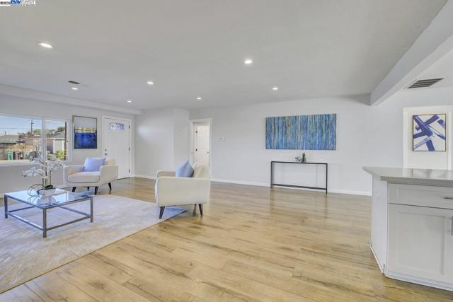 215 Isleton Ave, Oakland CA: https://media.crmls.org/mediaz/81718a52-b9fc-4dec-8b8d-0e6026c6697a.jpg