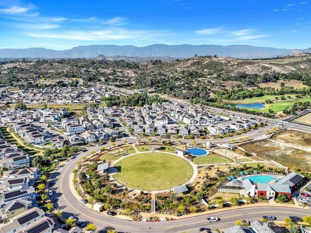 28079 Harvest Ct, Valley Center CA: https://media.crmls.org/mediaz/8171ec56-03ea-42a5-9172-19f28e24f47f.jpg