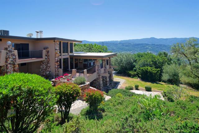 20753 Scenic Vista Drive, San Jose CA: https://media.crmls.org/mediaz/81729510-e4b8-4bcc-895e-80474032b089.jpg