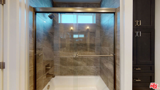 8700 Chalmers Drive, Los Angeles CA: https://media.crmls.org/mediaz/8172a100-3b90-4d1e-941b-9766094c9604.jpg